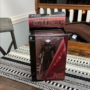 DC Comics Super-Villains Black Manta Figure in Black and Red